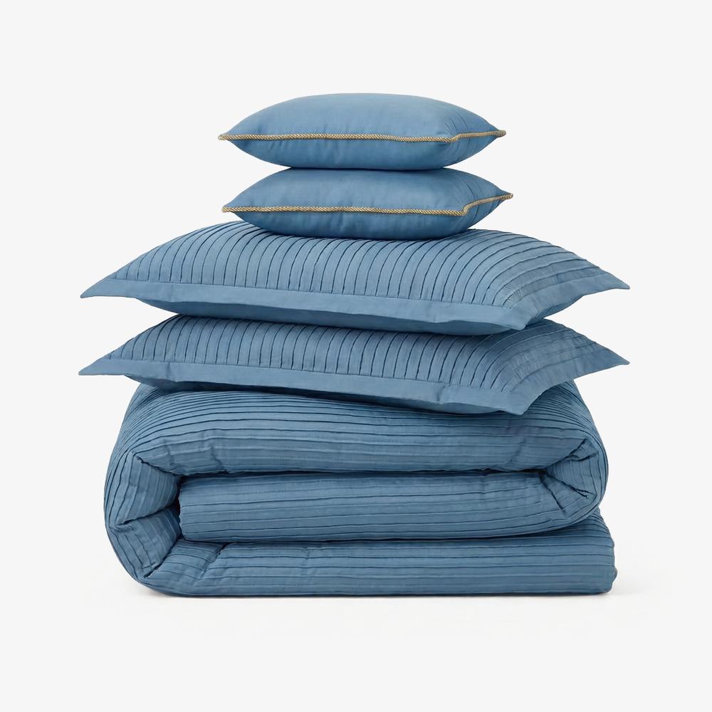 Premium California King Size AC Comforters With 2 Pillow Cases & 2 Cushion Covers