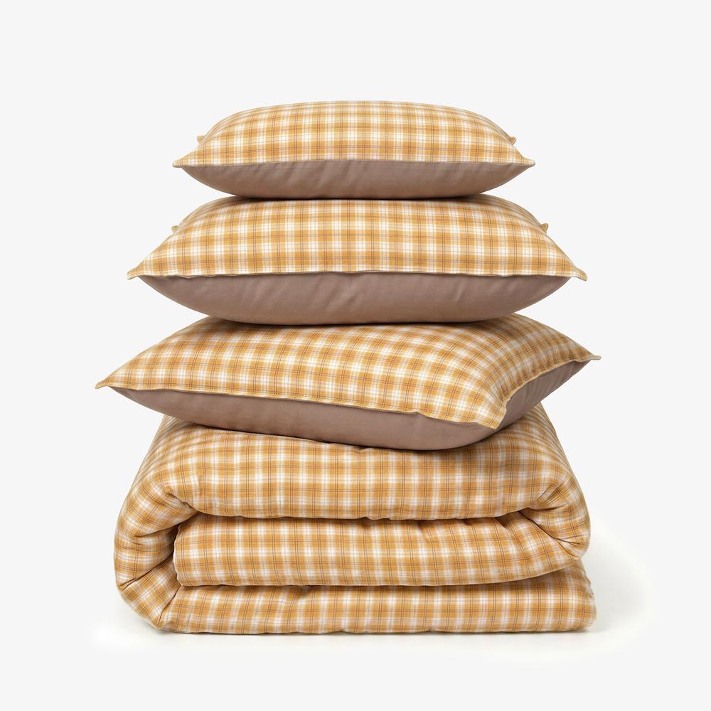 Premium California King Size Reversible Quilt With 2 pillowcases and 1 Breakfast Cushion cover