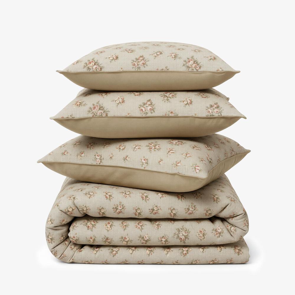 Premium California King Size Reversible Quilt With 2 pillowcases and 1 Breakfast Cushion cover- Heritage